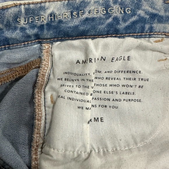 American Eagle Tattered Distressed Stretch Jeans - Picture 4 of 7